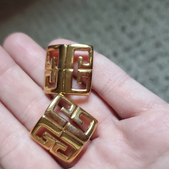 Givenchy gold logo earrings - Picture 2 of 3